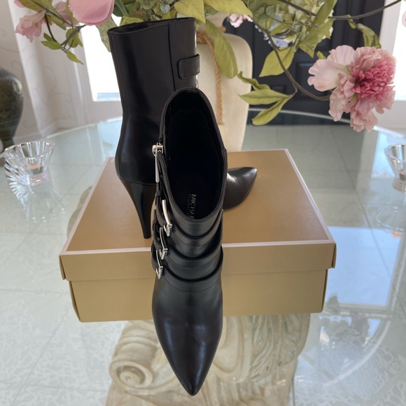MICHAEL Michael Kors Lori Booties...NIB - Picture 4 of 6